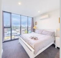 Modern Luxury 3 Bedroom Apartment with Sea Views - St Kilda Accommodation