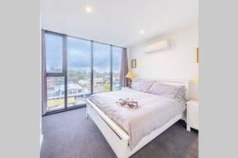 Modern Luxury 3 Bedroom Apartment With Sea Views - St Kilda Accommodation 0