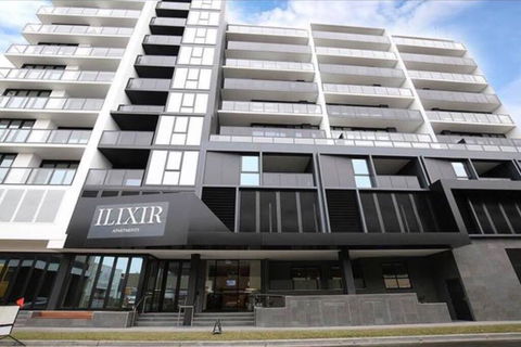 Modern Luxury 3 Bedroom Apartment With Sea Views - St Kilda Accommodation 1