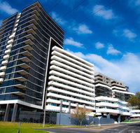 Modern Clean Luxury at the Right Price..... - St Kilda Accommodation