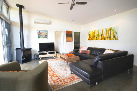 Moriarty Studio - Chic Couples Retreat - St Kilda Accommodation 3