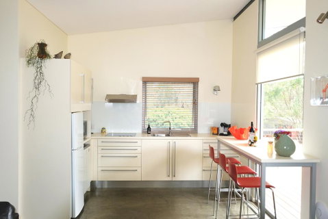 Moriarty Studio - Chic Couples Retreat - St Kilda Accommodation 2