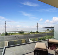 Nautilus 1 Luxury Retreat - Modern beachfront townhouse WiFi water views - St Kilda Accommodation