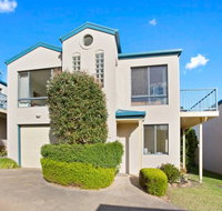 NELSON COVE 2 - Townhouse a Short Walk to Town - St Kilda Accommodation