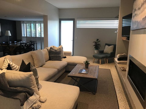The Urban Beach House - St Kilda Accommodation 3