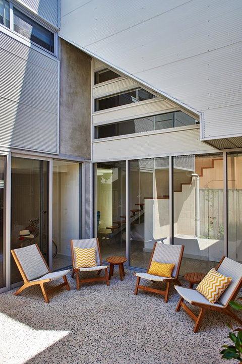 The Urban Beach House - St Kilda Accommodation 11