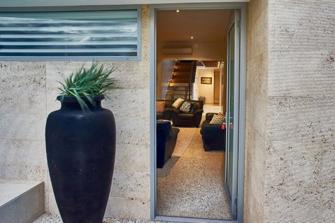 The Urban Beach House - St Kilda Accommodation 6