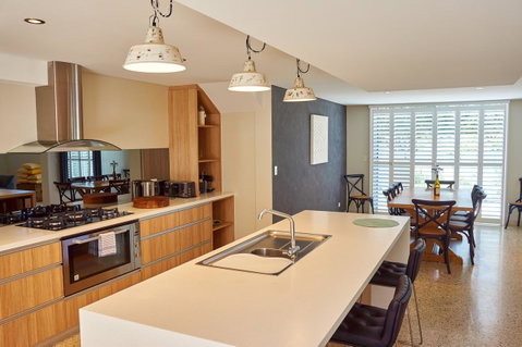 The Urban Beach House - St Kilda Accommodation 4