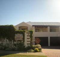 Dunes Scarborough Beach - St Kilda Accommodation
