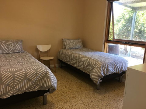 Swan Valley Sisters - St Kilda Accommodation 2