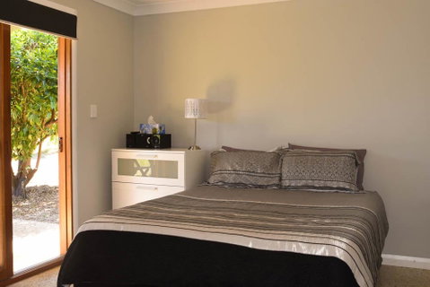Swan Valley Sisters - St Kilda Accommodation 25