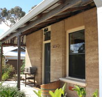 Hotham Ridge Winery and Cottages - St Kilda Accommodation