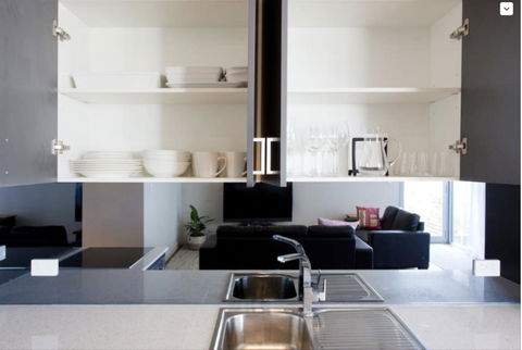 Adele's Luxury South Beach Apartment With King Bed - St Kilda Accommodation 14