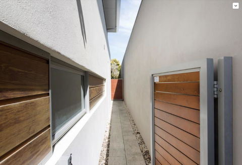 Adele's Luxury South Beach Apartment With King Bed - St Kilda Accommodation 22