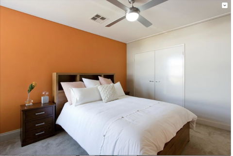 Adele's Luxury South Beach Apartment With King Bed - St Kilda Accommodation 3