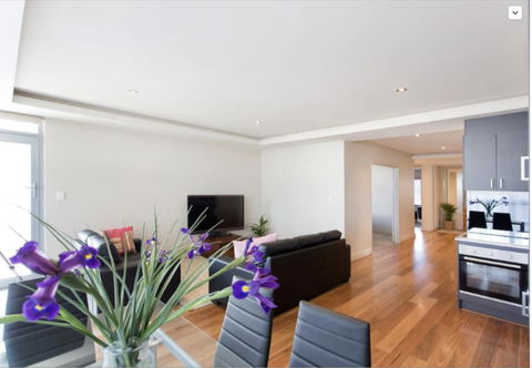 Adele's Luxury South Beach Apartment With King Bed - St Kilda Accommodation 9