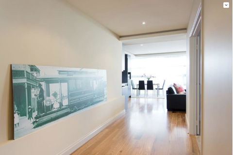 Adele's Luxury South Beach Apartment With King Bed - St Kilda Accommodation 11