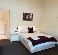 Stirling Apartments - Studio 1 - St Kilda Accommodation