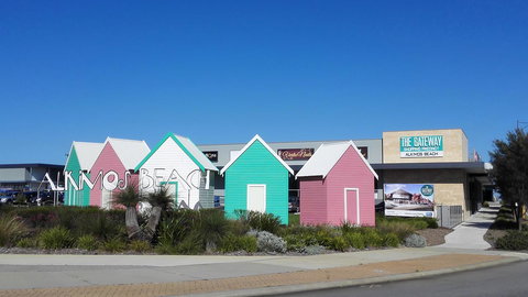 Alkimos Beach Cottage - St Kilda Accommodation 4