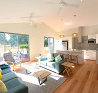 Sunny Blinco Street House - St Kilda Accommodation