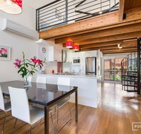 Spacious Central Townhouse - St Kilda Accommodation