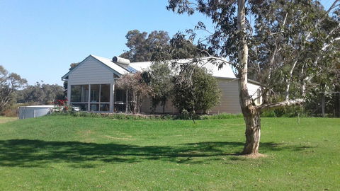 Abbivale Farm Cottage - St Kilda Accommodation 2