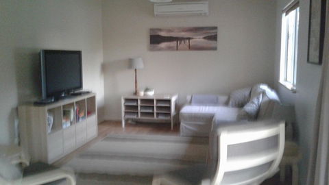 Abbivale Farm Cottage - St Kilda Accommodation 13
