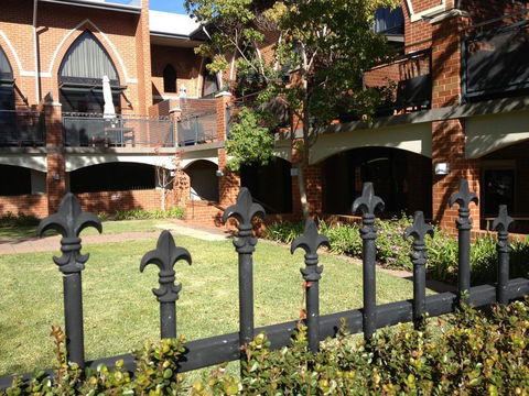 Cloisters - St Kilda Accommodation 20