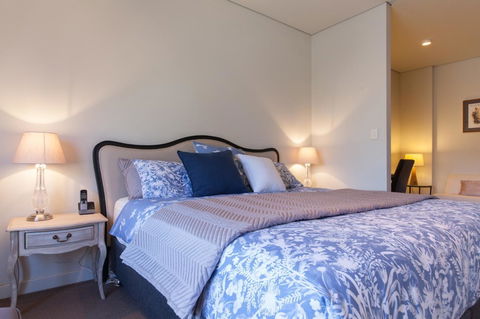 Cloisters - St Kilda Accommodation 9
