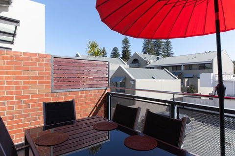 Cloisters - St Kilda Accommodation 6