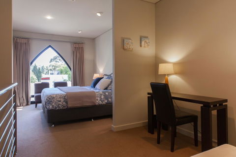 Cloisters - St Kilda Accommodation 12