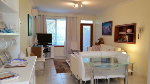 Island View Villas - St Kilda Accommodation 5