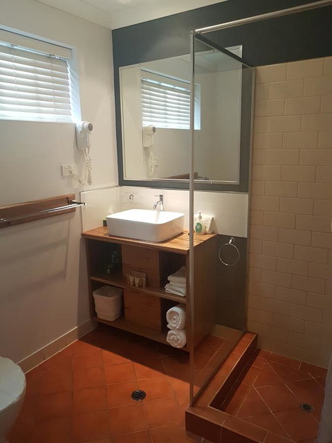 Adamsons Riverside Accommodation - St Kilda Accommodation 2
