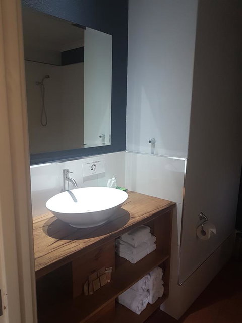 Adamsons Riverside Accommodation - St Kilda Accommodation 4