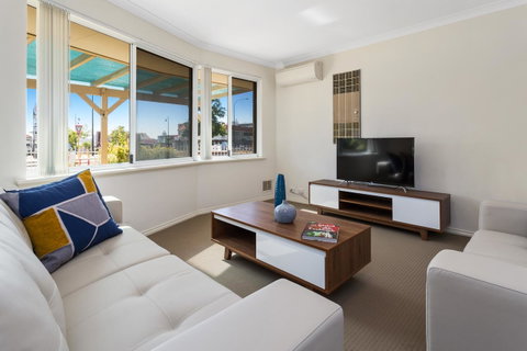 Como South Perth Villa - St Kilda Accommodation 14
