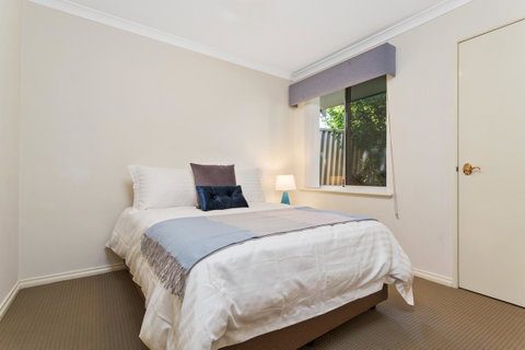 Como South Perth Villa - St Kilda Accommodation 6