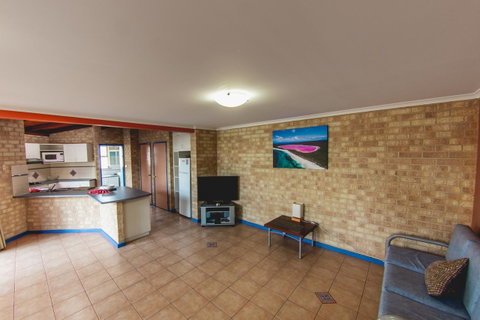 Esperance Foreshore Apartments - St Kilda Accommodation 5