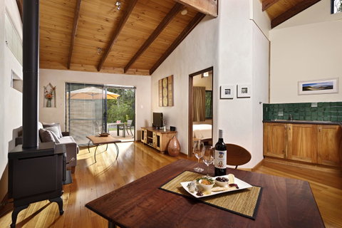 Aiyana Retreat - St Kilda Accommodation 2