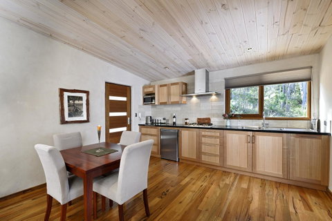 Aiyana Retreat - St Kilda Accommodation 8