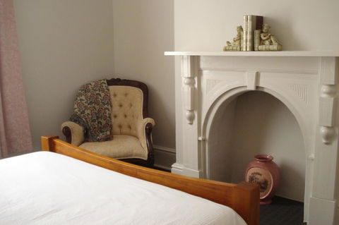 Bluebird Cottage - St Kilda Accommodation 7