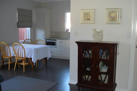 Bluebird Cottage - St Kilda Accommodation 19