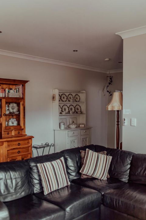 Bluebird Cottage - St Kilda Accommodation 15