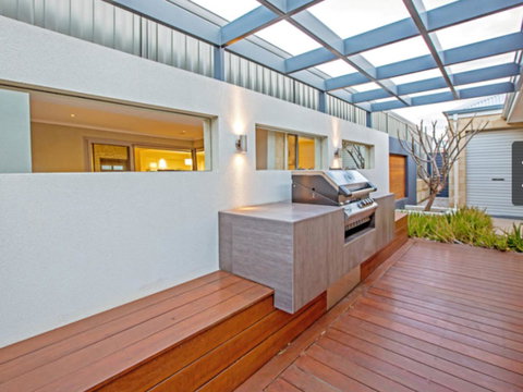 Magnificent Beach Retreat - St Kilda Accommodation 36