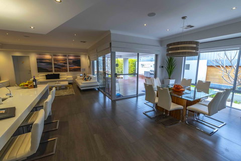 Magnificent Beach Retreat - St Kilda Accommodation 29