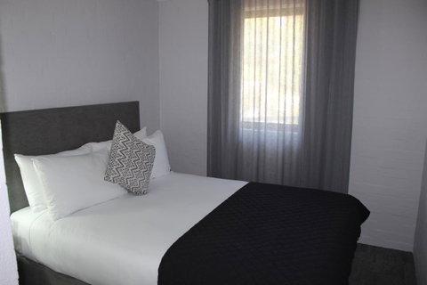Atrium Hotel Mandurah - St Kilda Accommodation 3
