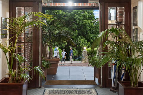 Caves House Hotel & Apartments Yallingup - St Kilda Accommodation 9