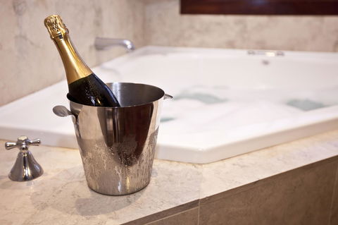 Caves House Hotel & Apartments Yallingup - St Kilda Accommodation 1