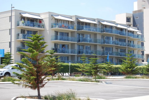 Absolute Beachfront Scarborough - St Kilda Accommodation 9