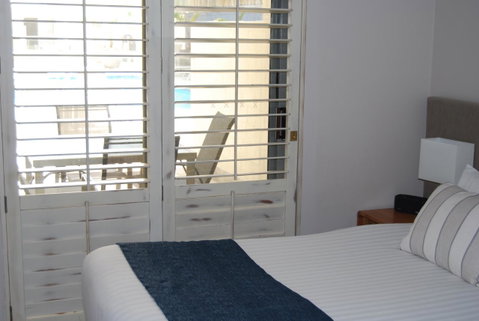 Absolute Beachfront Scarborough - St Kilda Accommodation 6