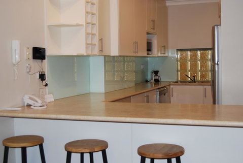 Absolute Beachfront Scarborough - St Kilda Accommodation 4